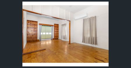 CUTE COZY AND ELEVATED - Photo 2