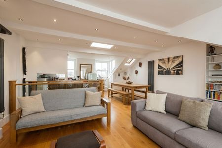 Second Floor Flat, 15 Castellain Road, London, W9 1EY - Photo 5