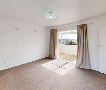 Paraparaumu - 2 Bedrooms - Photo 3