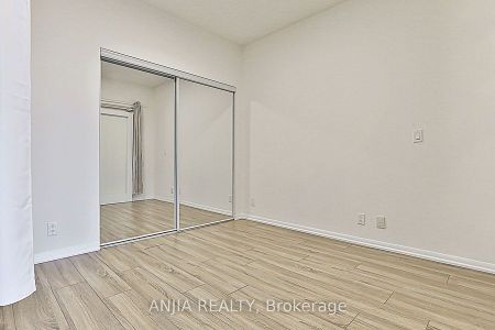 For Lease - 832 Bay Street Unit# 4202, Toronto, Ontario - Photo 3