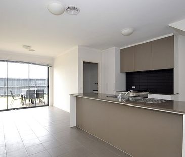 9 Molesworth Drive, Mulgrave - Photo 3