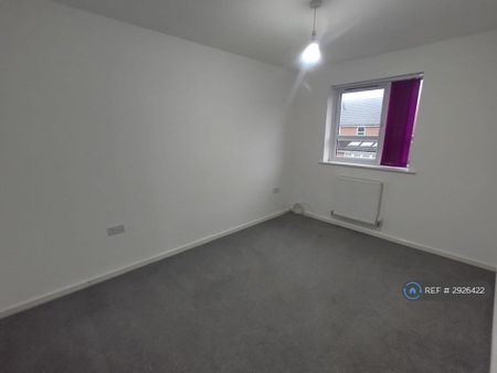 3 bedroom semi-detached house to rent - Photo 3