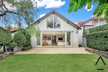 Stunning Family Home with Modern Design and Spacious Layout - Photo 3