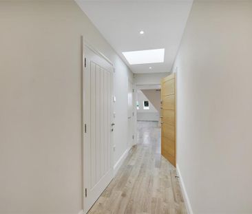 2 bedroom penthouse to rent - Photo 5