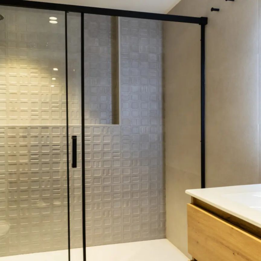 Room in a shared 6-bedroom apartment for rent in Castillejos - Photo 1