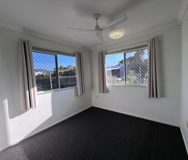 Convenient Living Close to Town - Photo 2