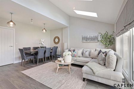 4 bedroom semi-detached house to rent - Photo 3