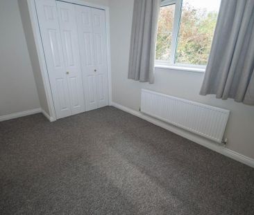 2 bedroom end of terrace house to rent - Photo 6