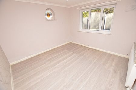 2 Bedroom Detached Bungalow - Photo 5