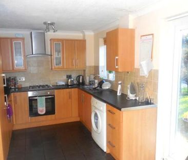 3 bed Semi-detached in Barnston Close , Luton, LU2 9RZ - Photo 5