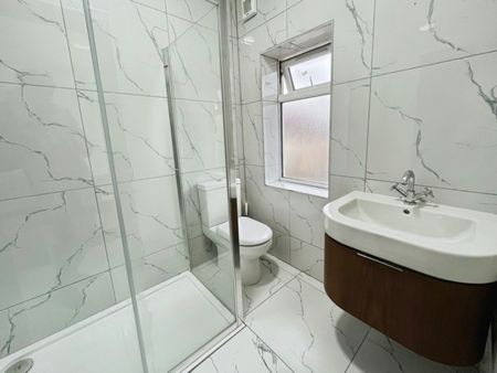 1 bedroom Flat To Let Total Size: 1077 SQ FT - Photo 5