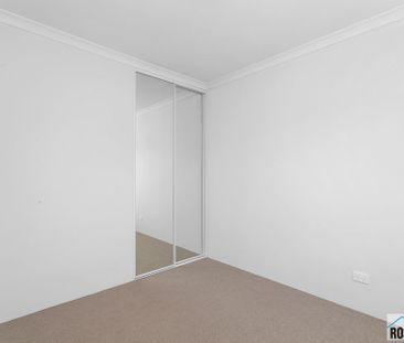 Spacious Family Living with Style & Comfort in Prime Morley Location - Photo 4