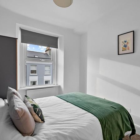 1 bedroom in a house share to rent - Photo 3