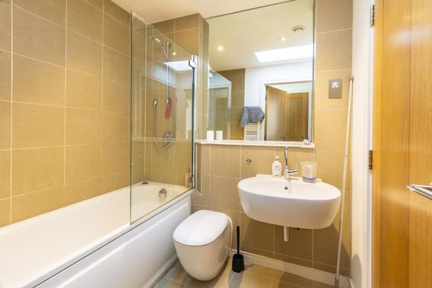 1 Bed Flat - Photo 1