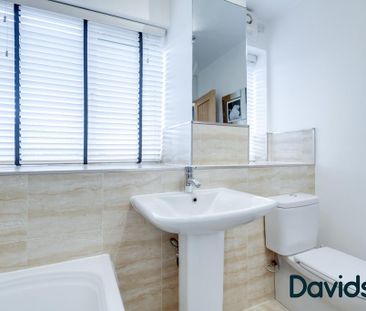 3 bedroom flat to rent - Photo 6