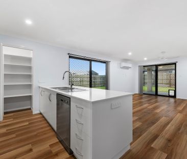 35 Fitzgerald Circuit, Wyreema QLD 4352 - House For Rent | Domain - Photo 4