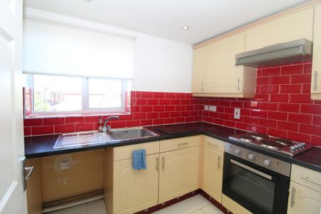 2 bedroom flat to rent - Photo 4