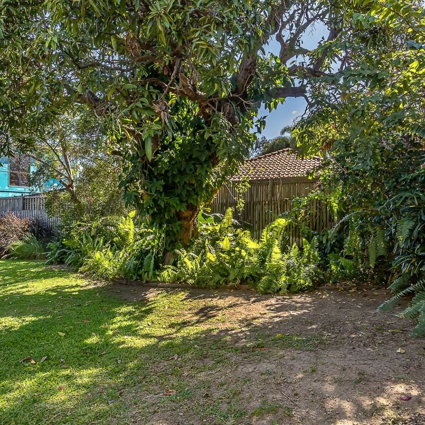 24 Greenslade Street, West End - Photo 1