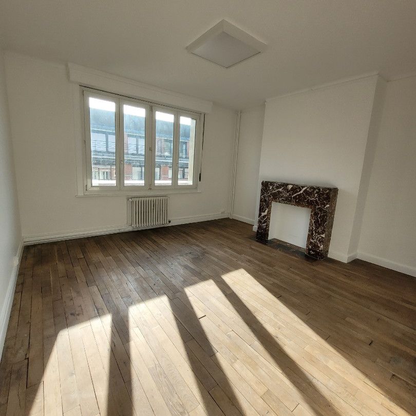 Location Appartement 4 pièces 135m² VALENCIENNES 59300 - Photo 1