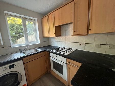 Bierley House Avenue, Bradford - Photo 5