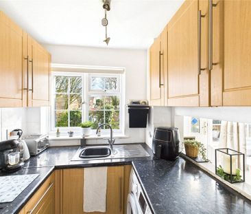 St. Benedicts Close, Hampshire St. Benedicts Close, Hampshire - Photo 3