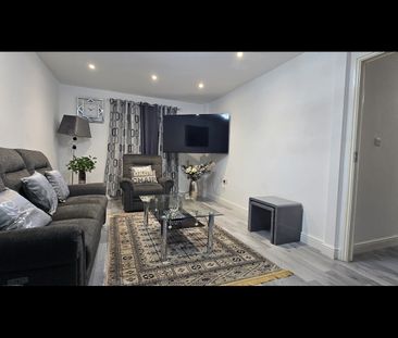 Room in a Shared House, Elgar Gardens, NG3 - Photo 1