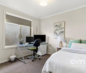 3-Bedroom Brick Beauty - Photo 5