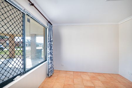 5 Holton Way, Cannington WA 6107 - House For Rent | Domain - Photo 2