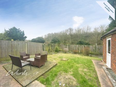 5 bedroom detached bungalow to rent - Photo 4