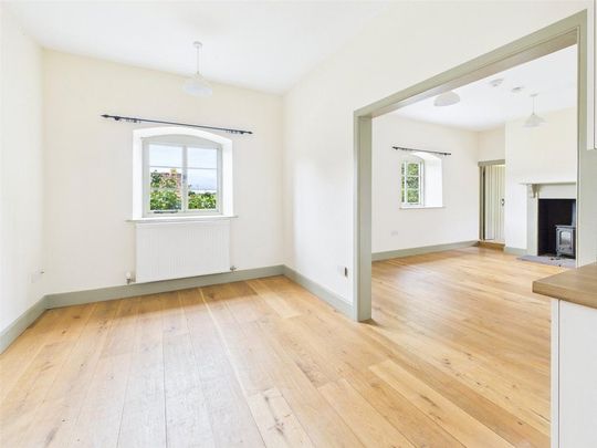 4 bedroom detached house to rent - Photo 1