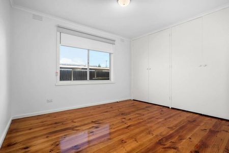 SPACIOUS | TWO BEDROOM | QUIET BLOCK - Photo 2