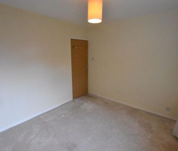 3 bedroom detached bungalow to rent - Photo 4