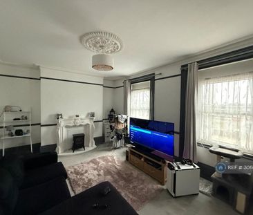 3 bedroom maisonette to rent - Photo 1