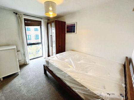 2 bedroom flat to rent - Photo 3