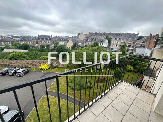 Grand T3 - Centre de Fougères - 3ème étage - Parking & cave- Réf. 2528CV - Photo 1