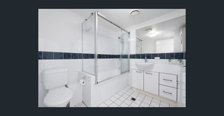 Fully Furnished Share/Student Room - Milton Location - Photo 3