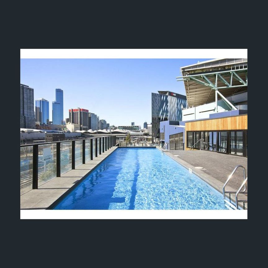 Contemporary and Fashionable Two-Bedroom Apartment in M Docklands - Photo 1