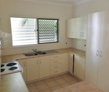 2/4 Wagner Street, Oonoonba - Photo 2