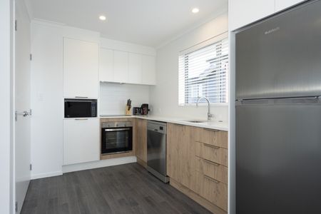 RENT SPECIAL! - Photo 2