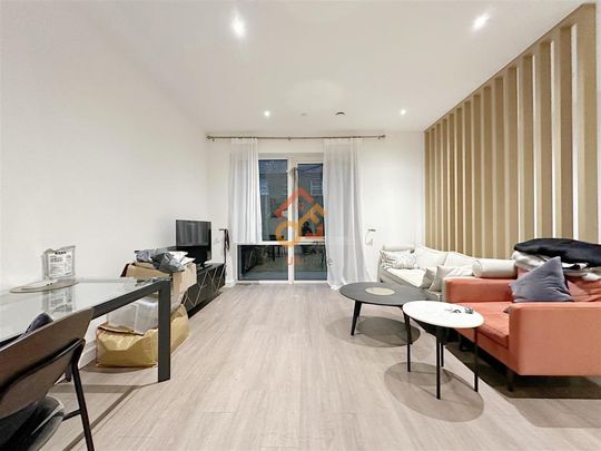 1 bedroom in a house share to rent - Photo 1