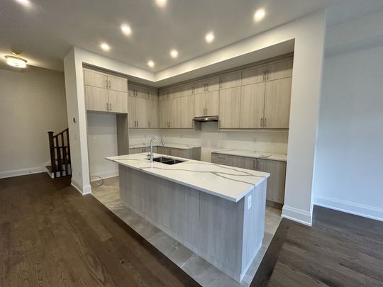 For Lease - 3303 Taha Gardens, Oakville, Ontario - Photo 1