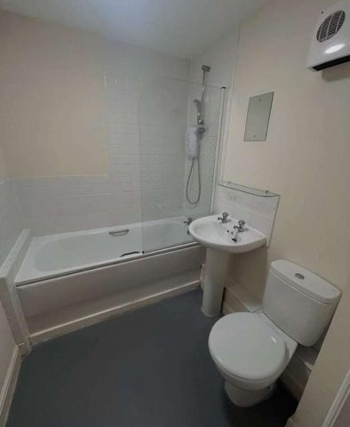 Kingsburn Court, Manchester, M19 - Photo 5