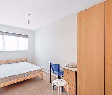 6 bedroom semi-detached house to rent - Photo 6