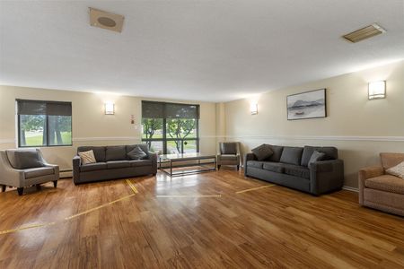 Saratoga Place - Photo 2