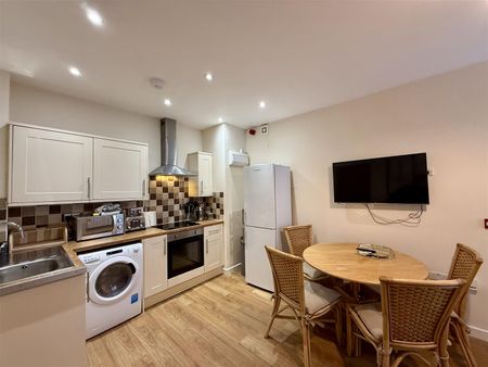 Flat 2, 245 Caernarfon Road - Photo 4