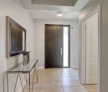 For Lease - 153 Summerlyn Trail, Bradford West Gwillimbury, Ontario - Photo 3