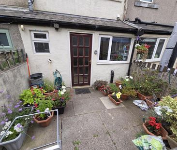 3 bedroom terraced house to rent - Photo 2