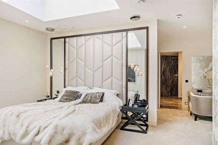 One of a kind, luxury home in a prime Bowdon location. - Photo 5