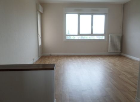 A LOUER - APPARTEMENT T3 - BRIENON - Photo 1