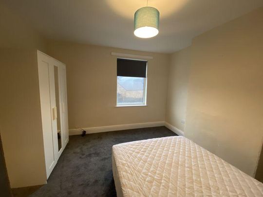Mixed use to rent - Photo 1